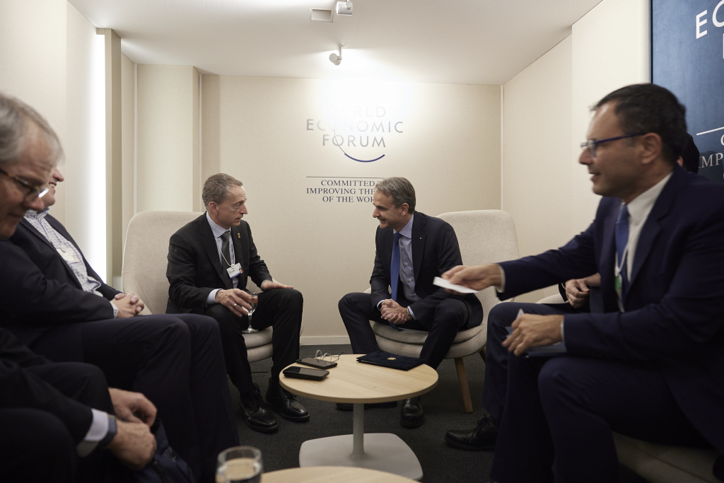 mitsotakis-gelsinger-intel-davos2.png