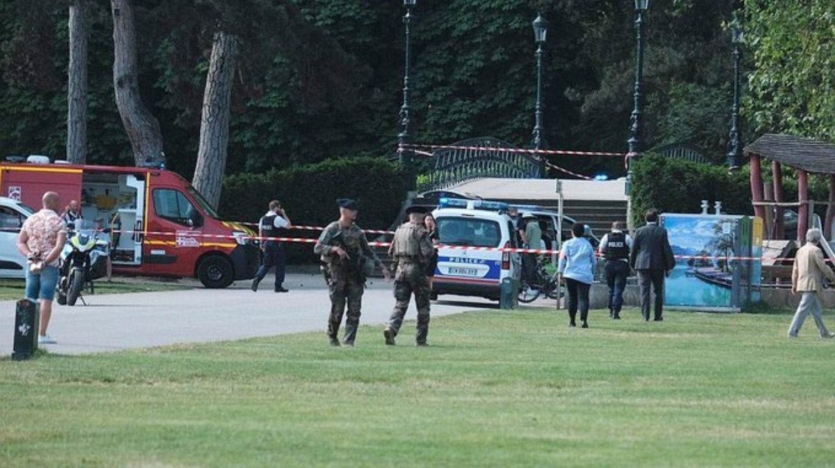 france-knife-attack.jpg