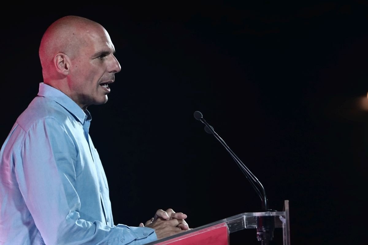 mera25-proeklogiki-athina-santaroza-iounios-2023-varoufakis.jpg