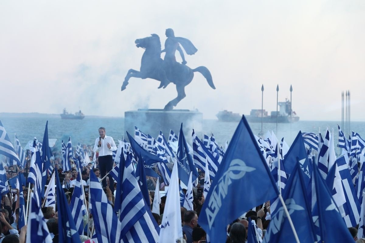 mitsotakis-omilia-thessaloniki-paralia-iounios-2023w.jpg