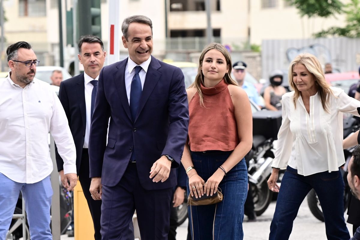 peiraios-grafeia-nd-ekloges-iouniou-2023-mitsotakis.jpg