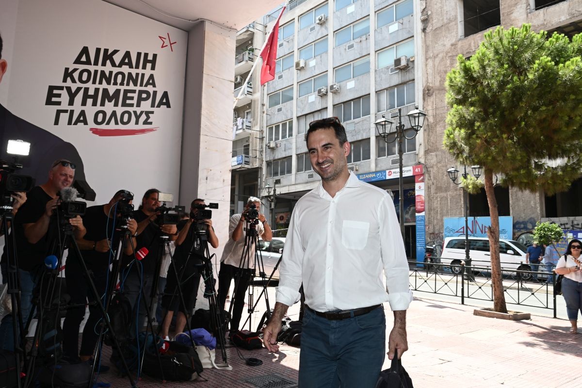 politiki-grammateia-syriza-ioulios-2023-xaritsis.jpg