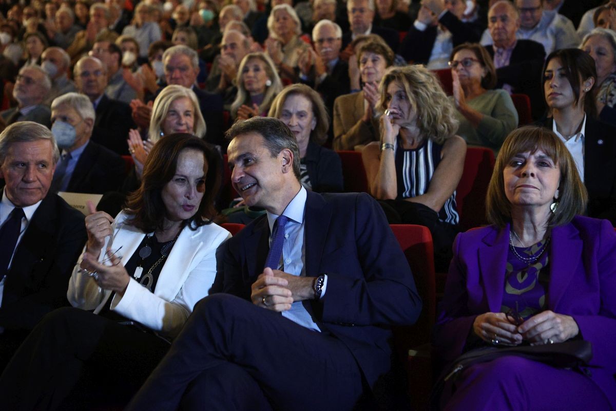 diamantopoulou-mitsotakis-sakellaropoulou.jpg