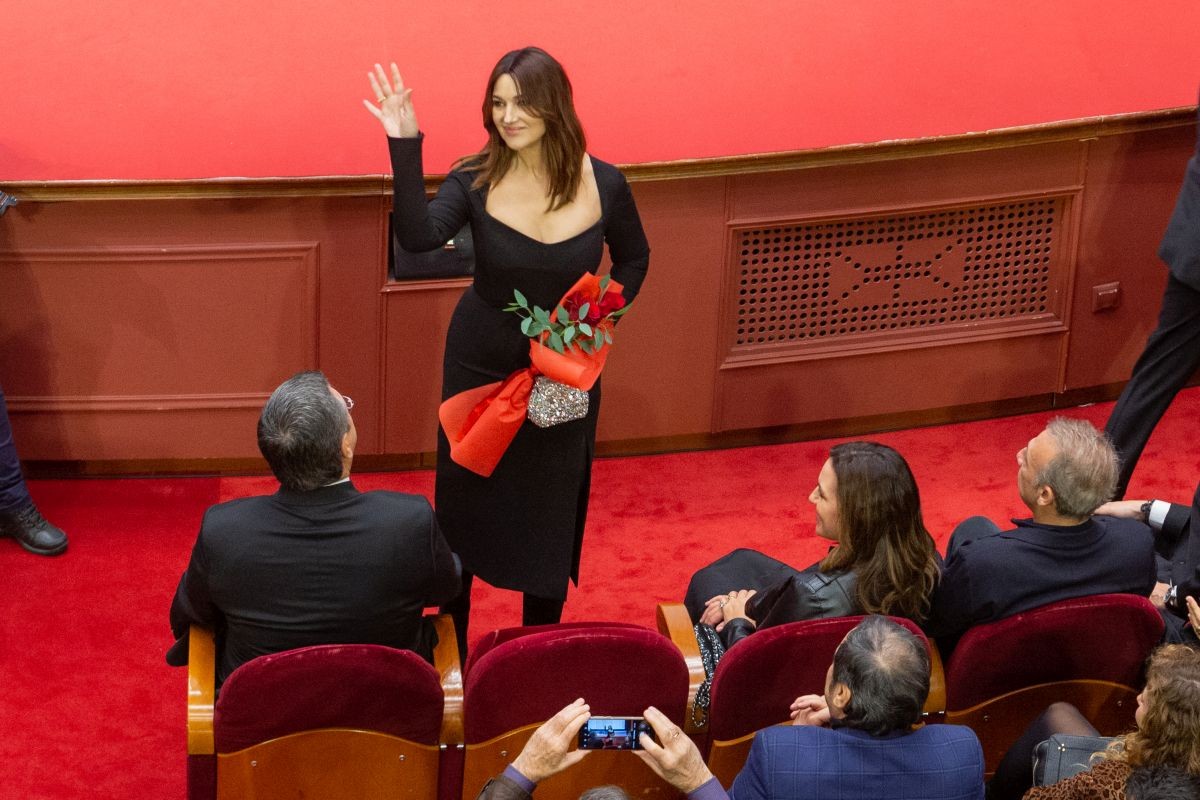 monica-bellucci-vraveusi-xrysos-alexandros-festval-kinimatografou-thessalonikis-2023f.jpg