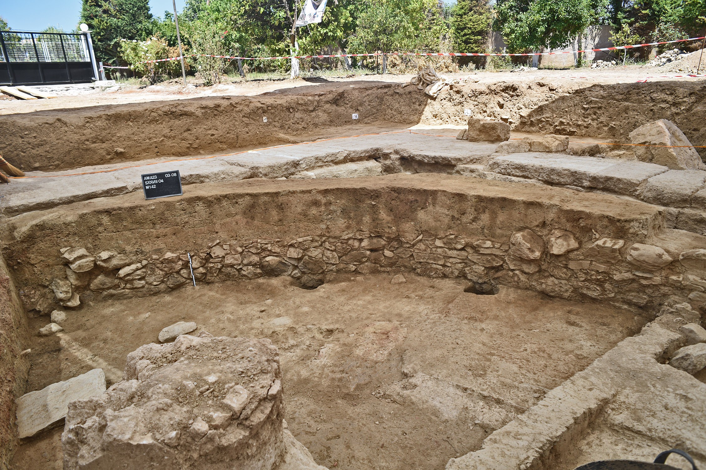 fig3-ama23-5695-temple.JPG