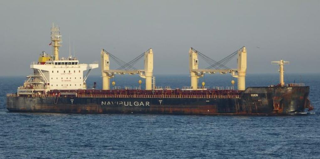 tanker-ruen-pirateia-indikos-okeanos-somalia.jpg