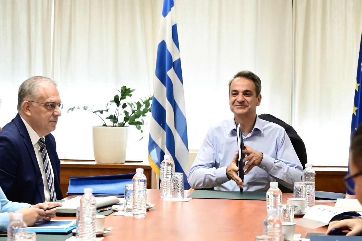 mitsotakis-ypourgeio-anaptyksis2.jpg