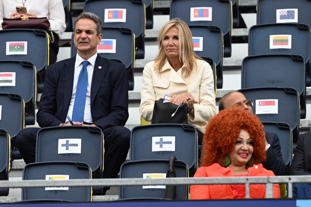 mitsotakis-mareva-parisi-olympiakoi-agones-2024.jpg