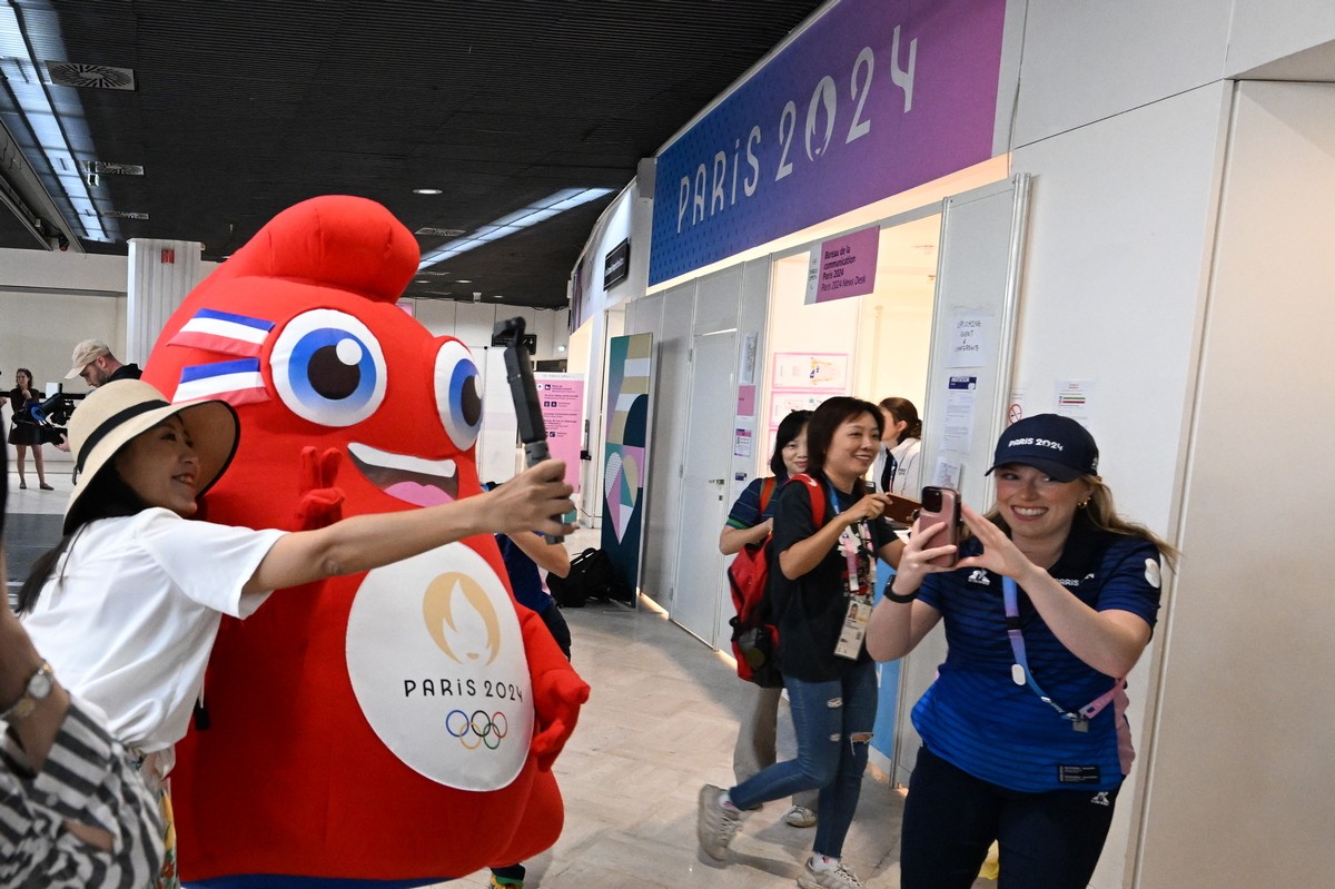 olympics-paris-mascot.jpg