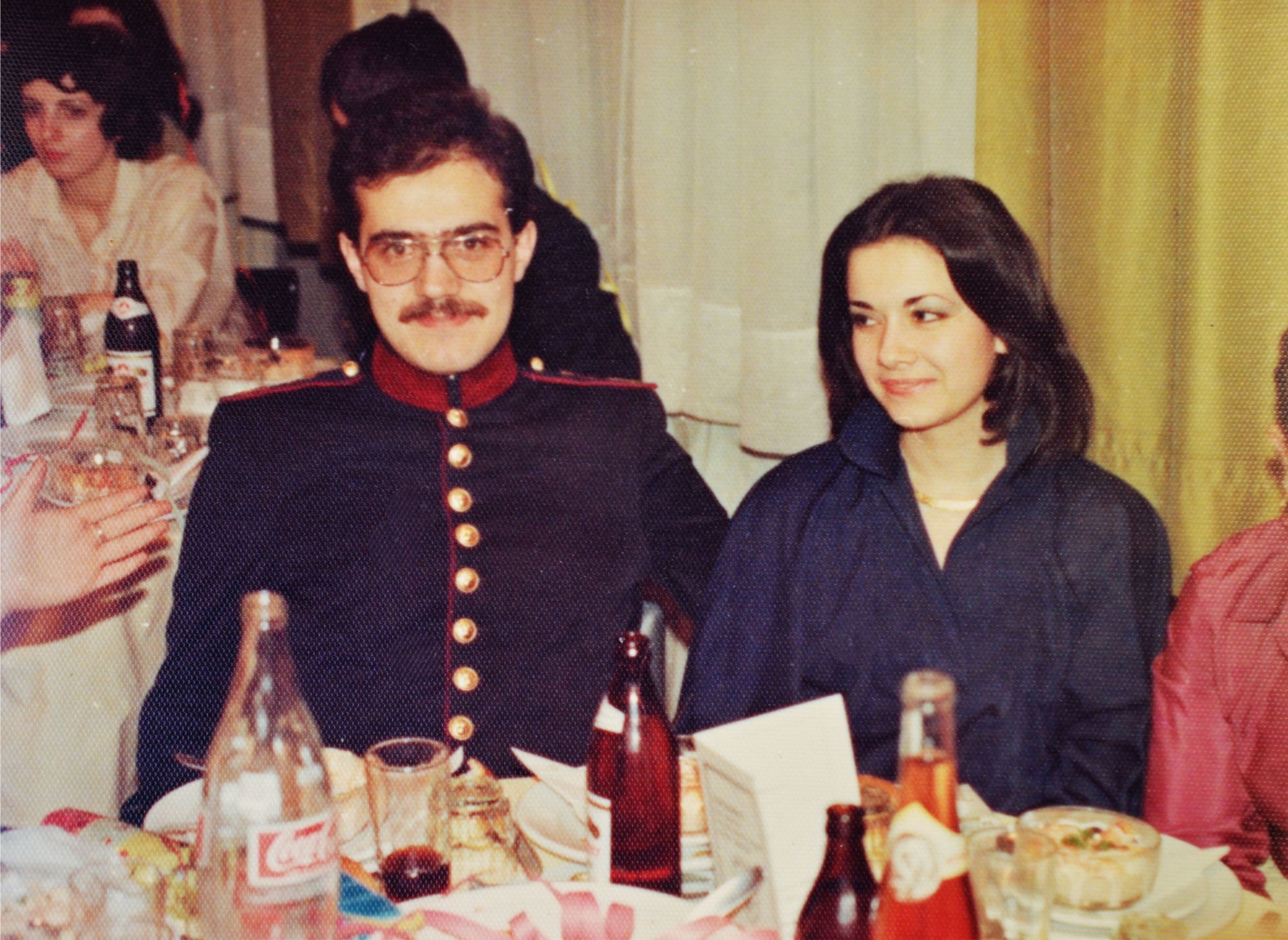 nikoltsios-proinos-kafes-me-stoli.JPG