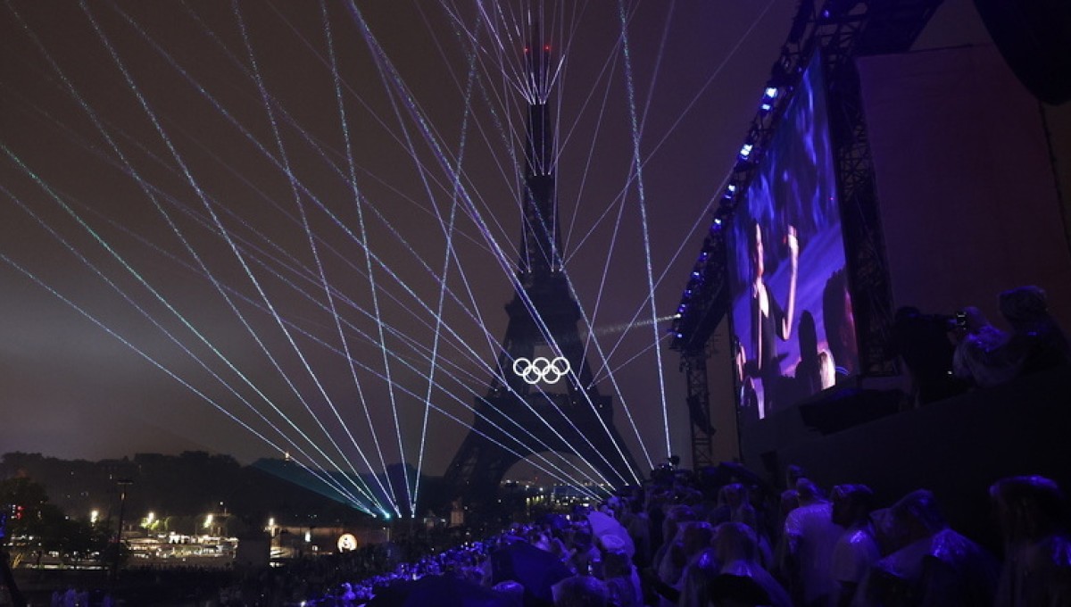 Τελετή έναρξης Ολυμπιακών Αγώνων: Ιδιαίτερη γιορτή με παριζιάνικη ατμόσφαιρα - Δείτε βίντεο και φωτογραφίες
