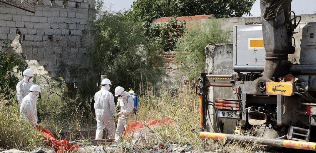 Δυτικό παράκτιο μέτωπο: Απομακρύνονται πάνω από 900 τόνοι επικινδύνων αποβλήτων – Ακολουθεί ανάπλαση