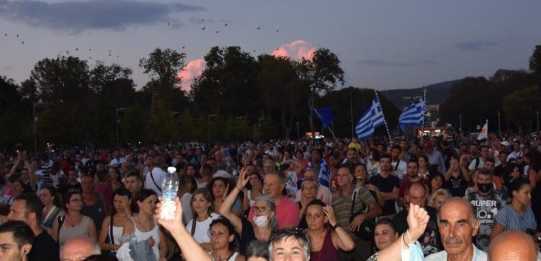 Κατερίνη: Αντιεμβολιαστικό παραλήρημα δημοτικής συμβούλου