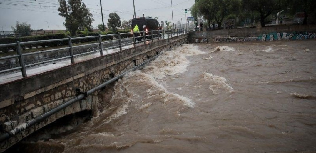 Κακοκαιρία &quot;Μπάλλος&quot; – Λέκκας: 30 εκατ. τόνοι νερού έπεσαν στον Κηφισό - «Να ξεχάσουμε ό,τι ξέραμε, υπάρχει κλιματική κρίση όχι κλιματική αλλαγή»