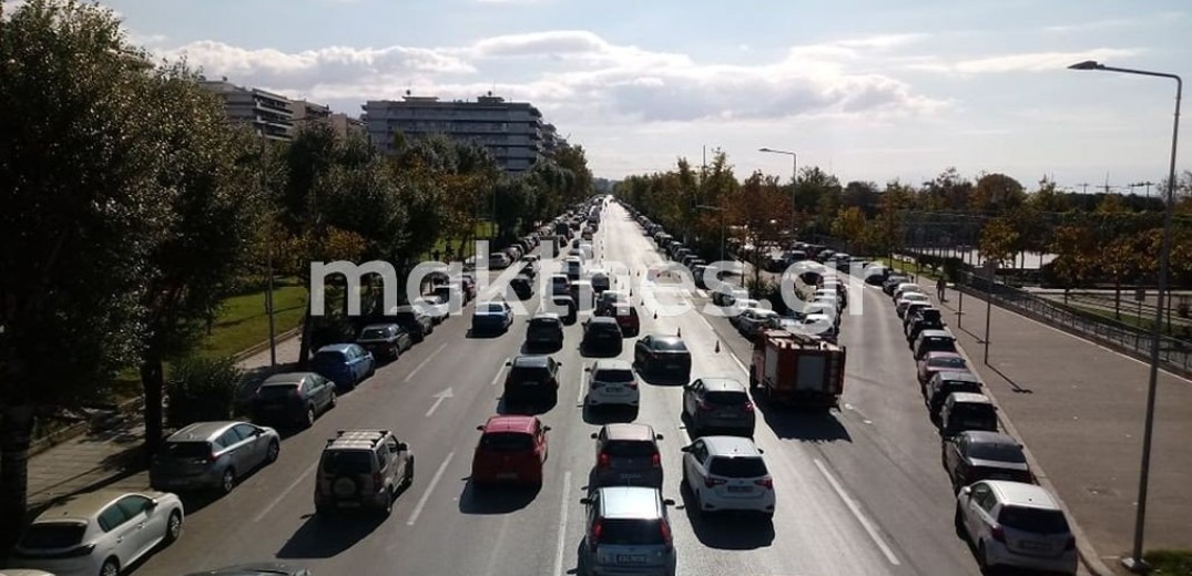 Η παρέλαση φέρνει ταλαιπωρία και... νεύρα στη Μ. Αλεξάνδρου (φωτ.)