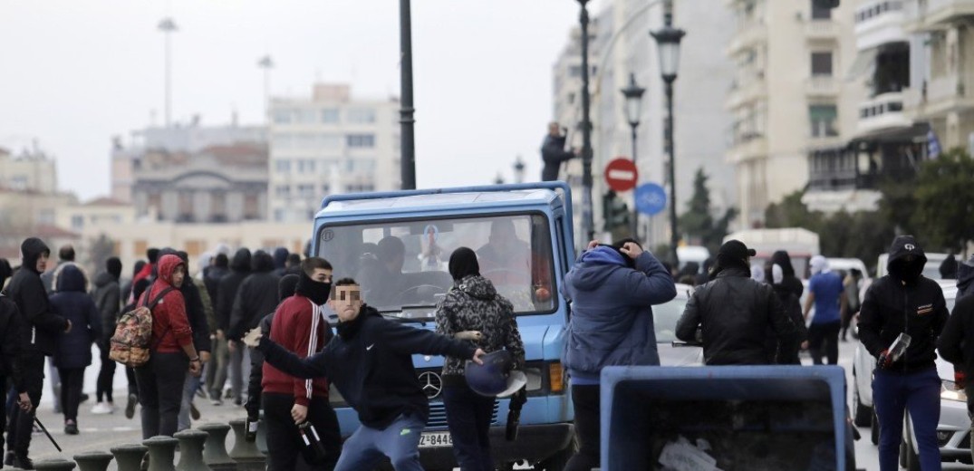 Επεισόδια μετά τη μαθητική πορεία στη Θεσσαλονίκη (photos & video)