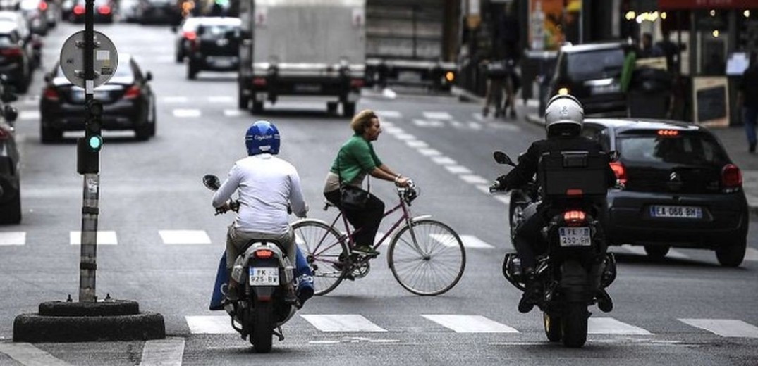 Γαλλία: Δυο χρόνια επιπλέον στη δουλειά - Σύνταξη στα 64 χρόνια