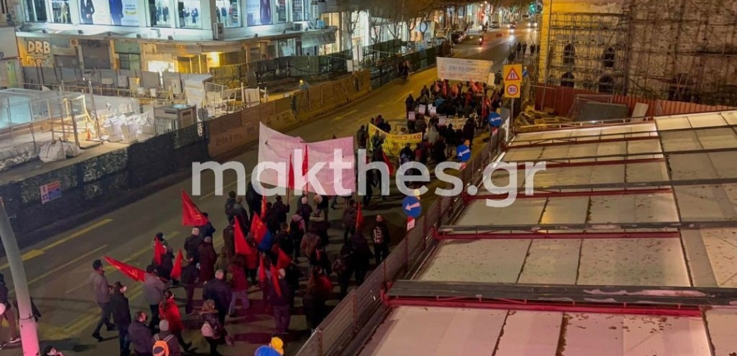 «Όχι στον πόλεμο - Ούτε με τον Πούτιν ούτε με το ΝΑΤΟ» φωνάζουν πολίτες στη Θεσσαλονίκη (βίντεο & φωτ.)