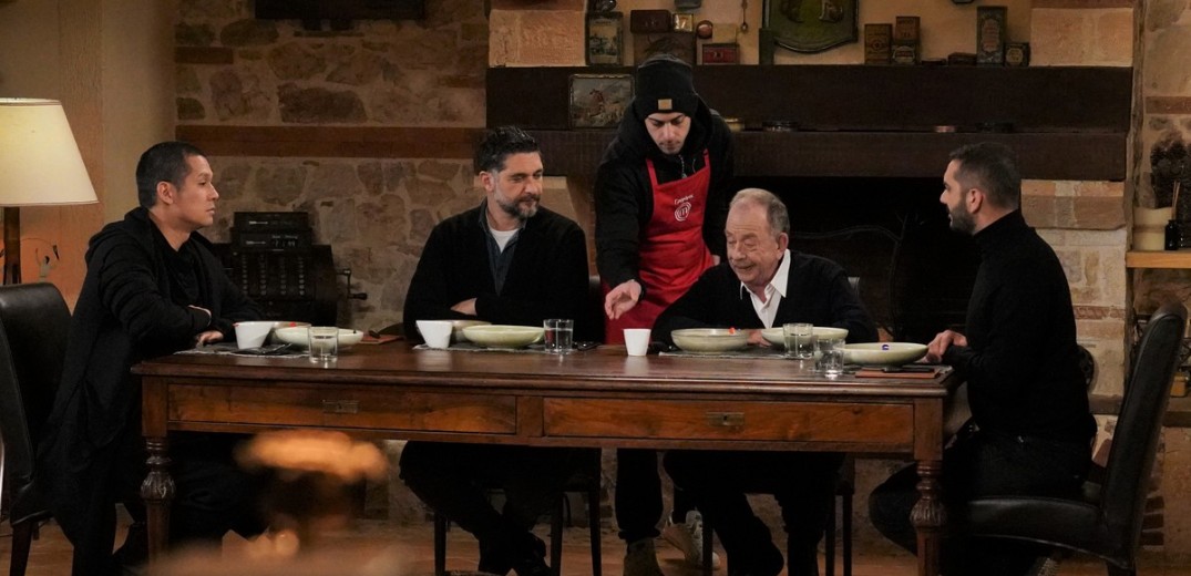 Masterchef: Ξεσπαθώνει κατά παικτών αλλά και των κριτών ο Ηλίας Μαμαλάκης (βίντεο)