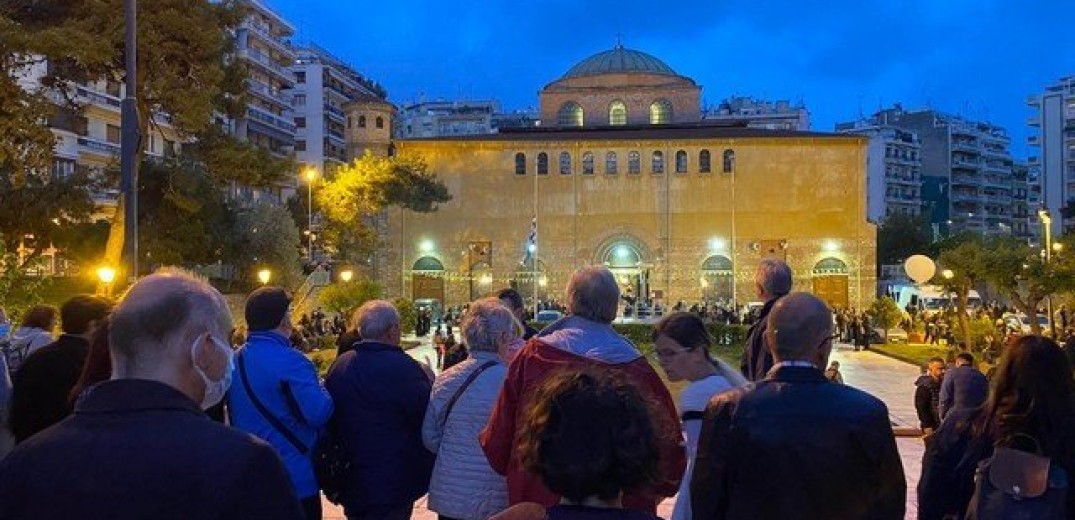 Κλίμα κατάνυξης και βαθιάς συγκίνησης στους ιερούς ναούς της Θεσσαλονίκης