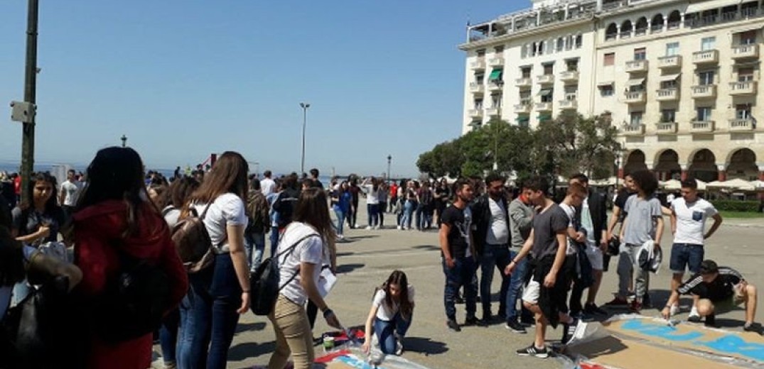 Μαθητές τραγουδούν για τη δωρεά μυελού των οστών