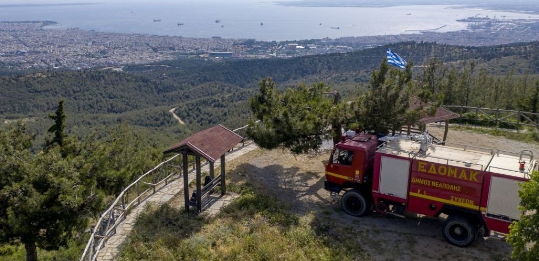 Σέιχ Σου: &quot;Καθαρίζει&quot; τον Ιούλιο από τόνους καύσιμης ύλης - Σαρώνονται και δασικοί δρόμοι