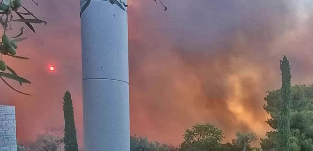 Βραχυκύκλωμα προκάλεσε τη φωτιά στο Κρανίδι - Δύο άνδρες έκαναν ρευματοκλοπή στο πολυτελές ξενοδοχείο