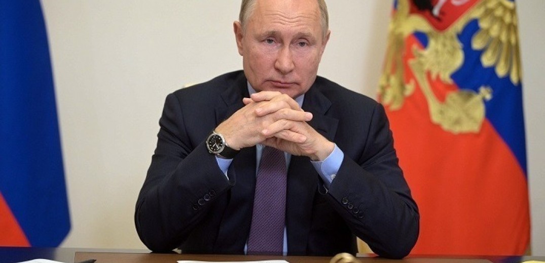 Ρωσία: Ο Πούτιν απειλεί ότι θα απαντήσει στο πλαφόν με μείωση της παραγωγής πετρελαίου