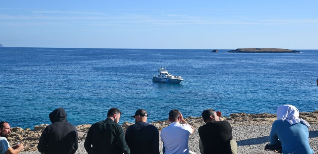 Ναυάγιο στο Στενό Καφηρέα: Ένας νεκρός και ακόμα 55 αγνοούμενοι 