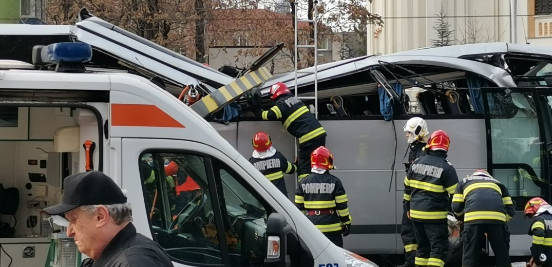 Ρουμανία: Δυστύχημα με λεωφορείο στο οποίο επέβαιναν 47 Έλληνες - Δείτε βίντεο και φωτογραφίες 