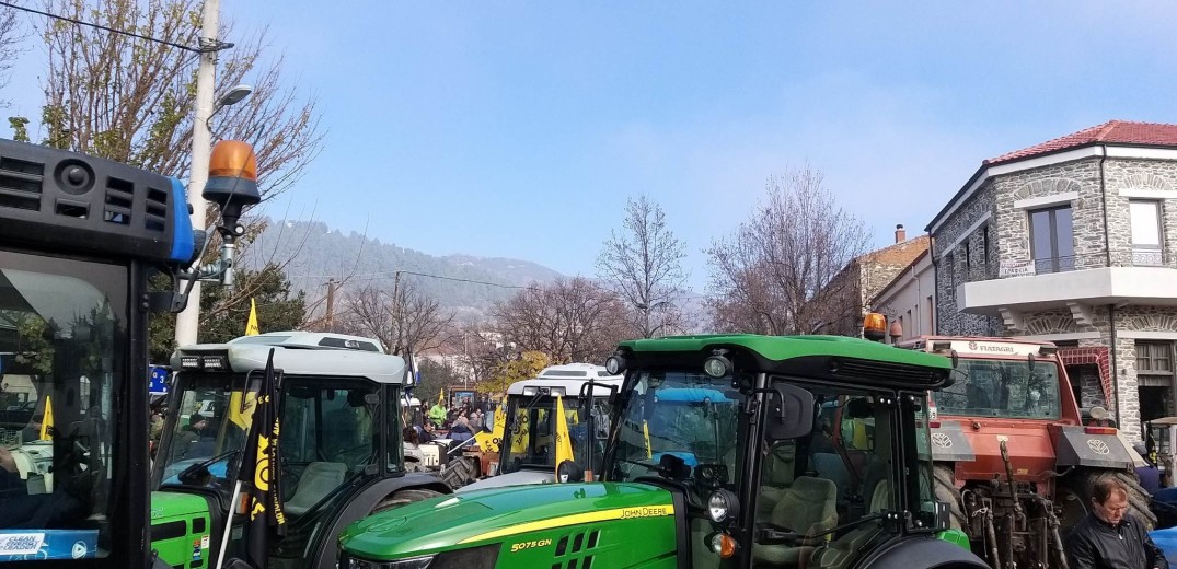 Κιλκίς: Αγρότες και κτηνοτρόφοι απέκλεισαν το τελωνείο στο δρόμο Θεσσαλονίκης-Δοϊράνης