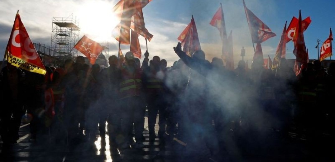 Γαλλία: Παραλύει ξανά η χώρα από την πανεθνική απεργία για το συνταξιοδοτικό