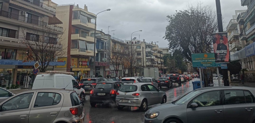 Δημοσκόπηση: Σε τι διαφέρουν η Αθήνα από τη Θεσσαλονίκη