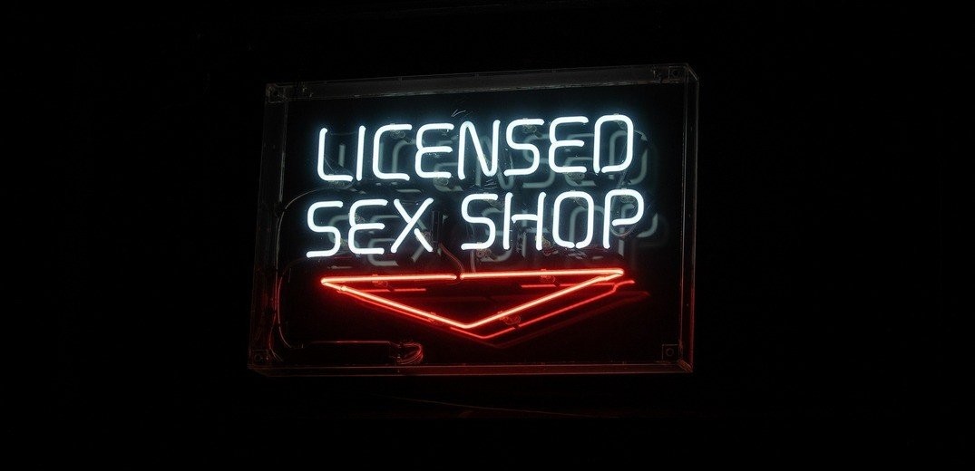 Διάρρηξη σε sex shop: Η «πικάντικη» πολυτελής λεία των διαρρηκτών
