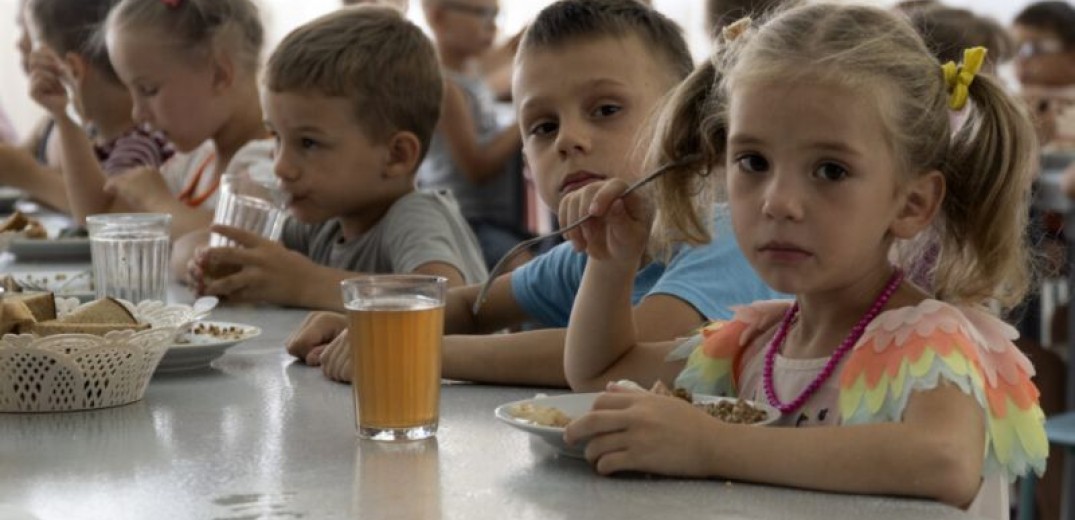 Ουκρανία: Οι μαθητές επιστρέφουν σήμερα στα μαθήματά τους για δεύτερη χρονιά εν μέσω πολέμου