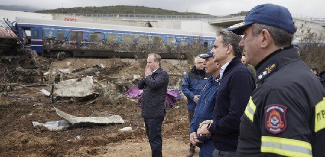 Τέμπη: Όταν ο χρόνος «πάγωσε» και η Ελλάδα δάκρυσε