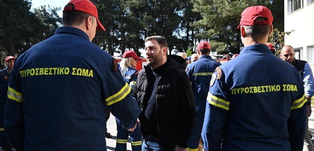 Θεσσαλονίκη - Συνάντηση Ανδρουλάκη με διασώστες: «Είστε τα πρότυπα για τη νέα γενιά» (βίντεο, φωτ.)