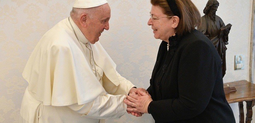 Συνάντηση Πάπα - Μενδώνη: Τον ευχαρίστησε για τα θραύσματα