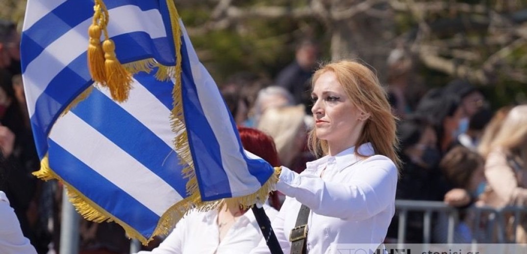 Λέσβος: Τέλειωσε το Γυμνάσιο, έκανε τρία παιδιά και επέστρεψε σημαιοφόρος