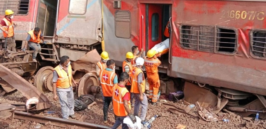 Ινδία: Ο υπουργός Σιδηροδρόμων εντόπισε τα αίτια της τραγωδίας αλλά δεν είπε λεπτομέρειες επειδή «δεν είναι σωστό» 