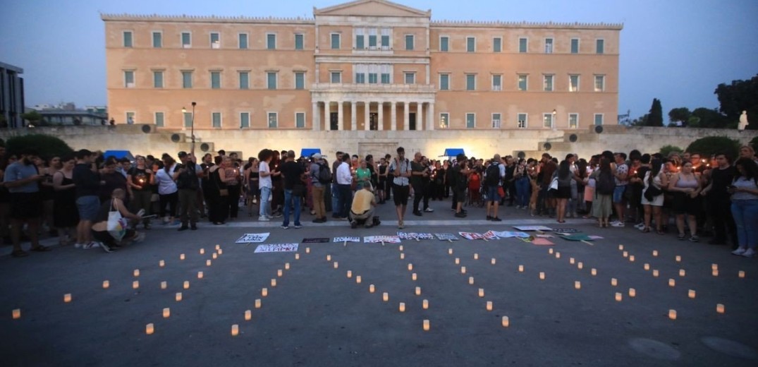 Οργή και στην πλατεία Συντάγματος για τη δολοφονία της τρανς Άννας (φωτ.)