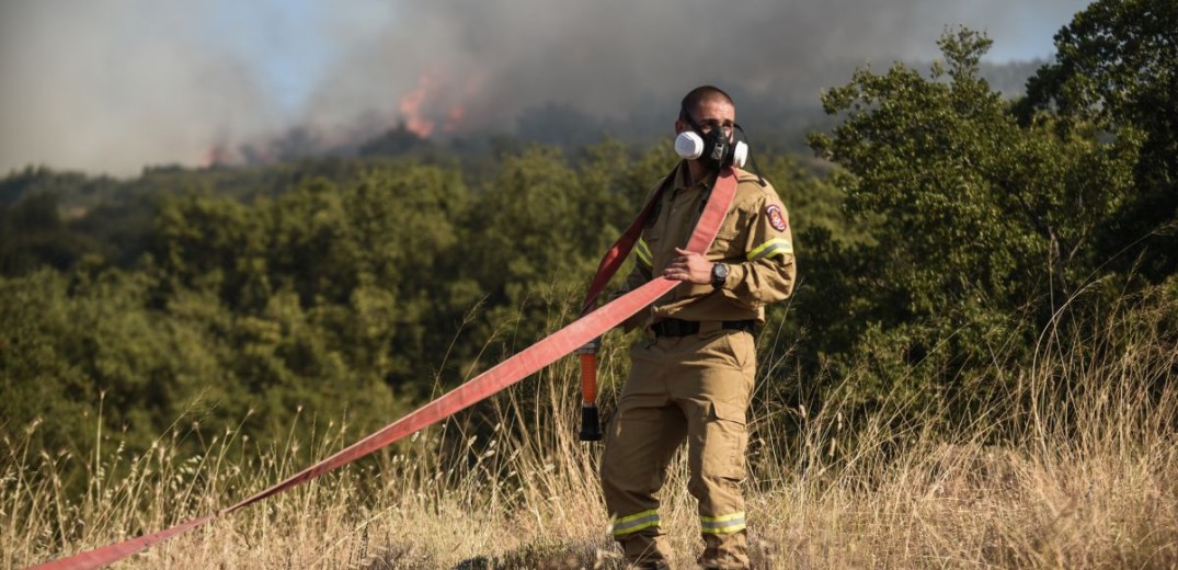 Φωτιές σε Τρίλοφο και Ασβεστοχώρι - Σβήστηκαν άμεσα από την πυροσβεστική