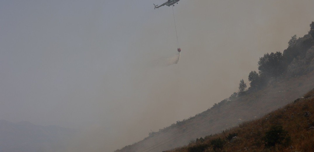 Καλύτερη η εικόνα της πυρκαγιάς στην Κέρκυρα - Δεν απειλεί οικισμούς (βίντεο)