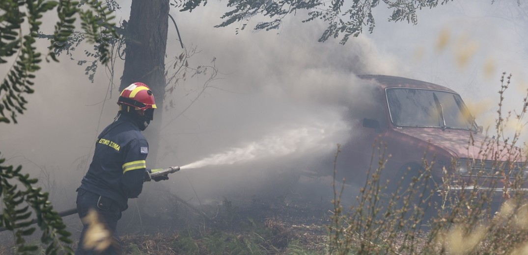 Πολύ δύσκολη παραμένει η κατάσταση στην Κέρκυρα - Νέες εκκενώσεις, μέσα στα σπίτια οι φλόγες (βίντεο)