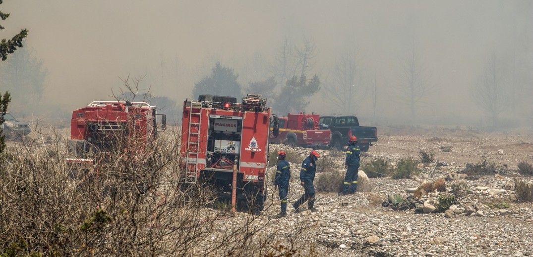 Υπό μερικό έλεγχο η φωτιά στον Λαγκαδά - Στο σημείο παραμένουν πυροσβέστες και εθελοντές