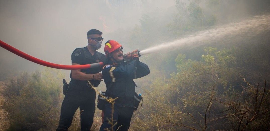 Υπό έλεγχο η φωτιά στη Ρόδο - κάηκαν 150 στρέμματα δασικής έκτασης