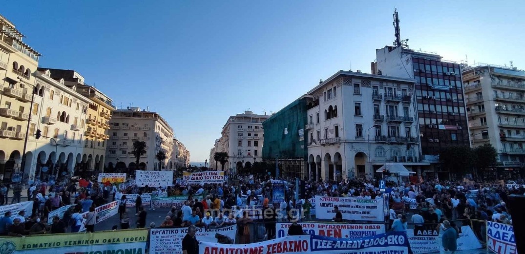 Θεσσαλονίκη: Δυναμικό «παρών» συλλογικοτήτων στο συλλαλητήριο της ΓΣΕΕ-ΑΔΕΔΥ (βίντεο, φωτ.)