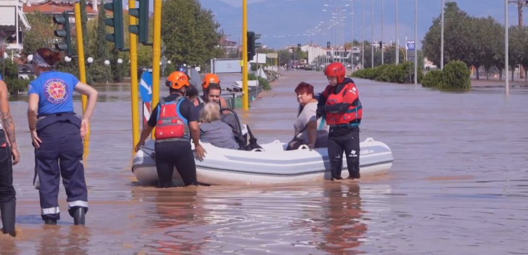 Αγωνία και σήμερα στη Λάρισα για νέες πλημμύρες - Συνεχίζονται οι απεγκλωβισμοί ανθρώπων (φωτ.)