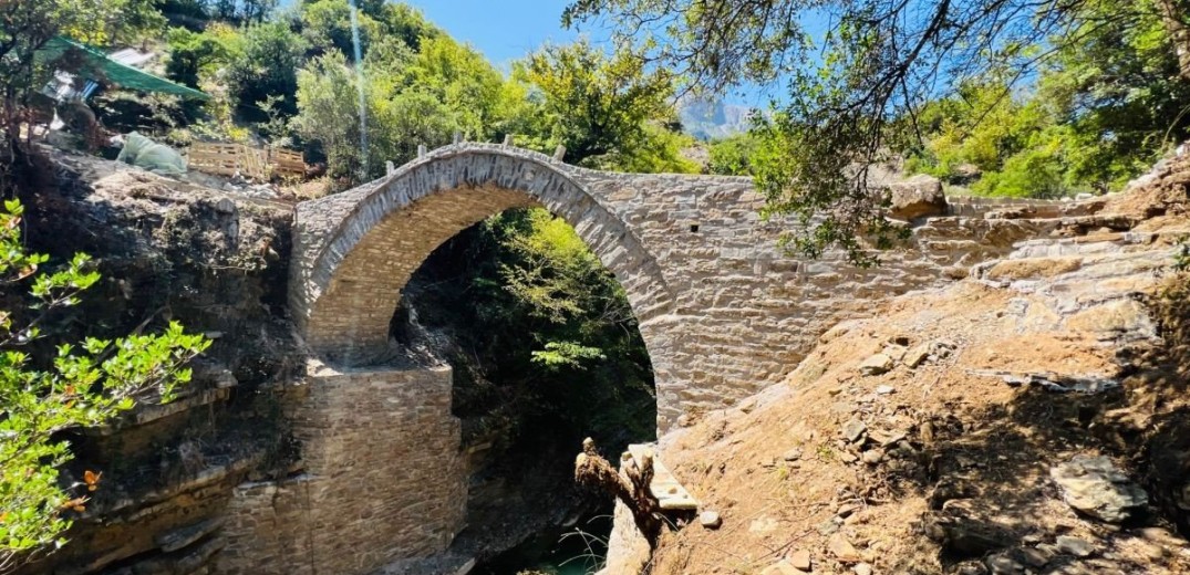 Αποκαταστάθηκε το ιστορικό πέτρινο γεφύρι «Καμάρα» στην Άρτα