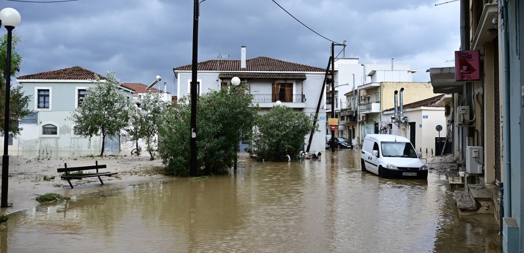 Τέσσερα ειδικά οχήματα του δήμου Θέρμης σπεύδουν για βοήθεια στη Θεσσαλία